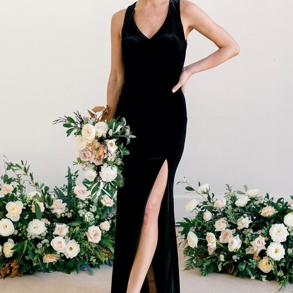 Revelry Asher Bridesmaid Dress in Emerald Velvet Size 6, Petite Length